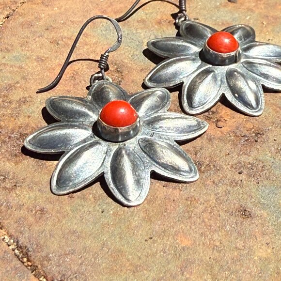 Navajo Sterling Silver & Coral Daisy Pierced Earrings Signed - Picture 6 of 6
